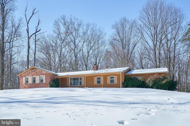 Building Photo - 500 Springvale Rd