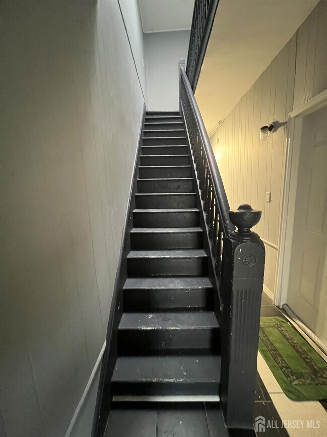 Photo - 387 Market St