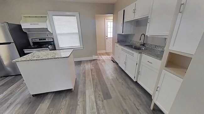 Photo - 529 E Victoria St