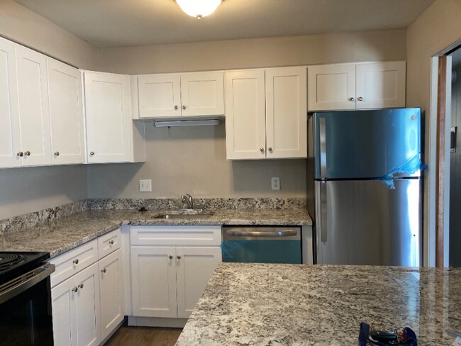 Photo - 5599 Thompson Rd