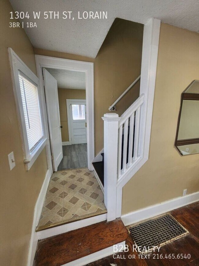 Photo - 1304 W 5th St Apartamento