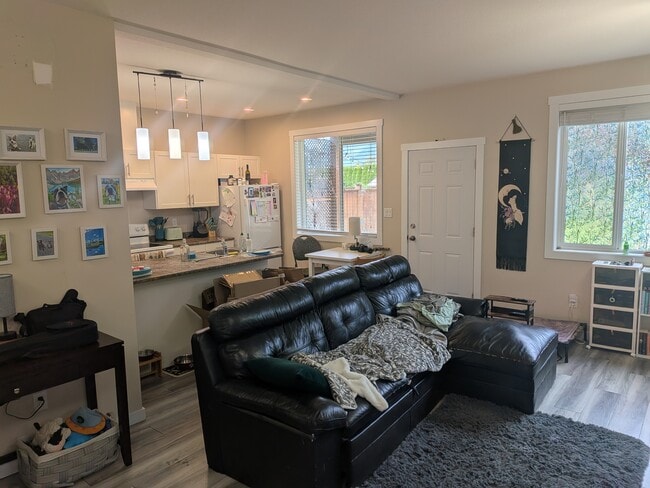 Photo - 1680 Logan Rd Unit B