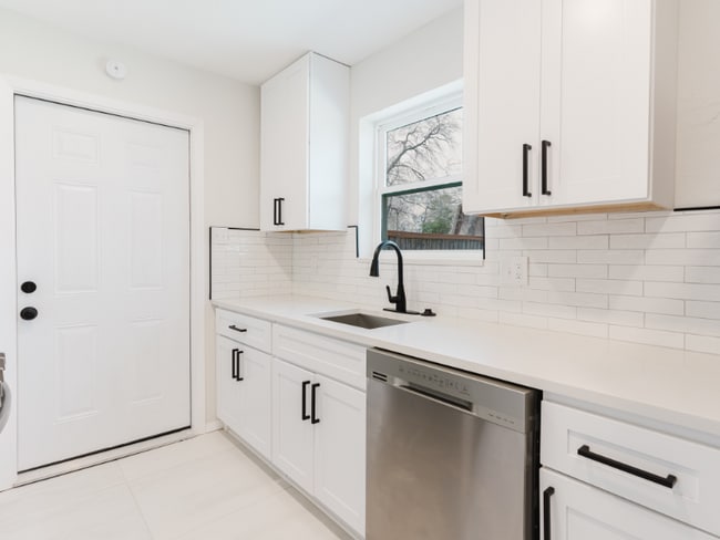 Photo - 1205 Marlee Ln