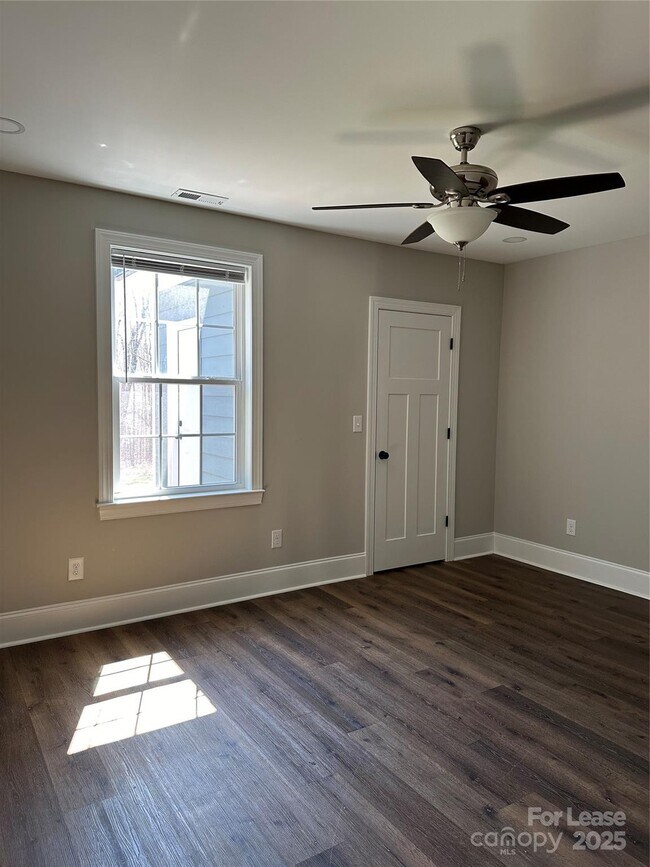 Photo - 5507 Bucks Garage Rd