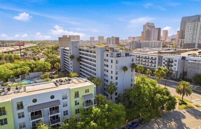 Building Photo - 201 W Laurel St Unit 307
