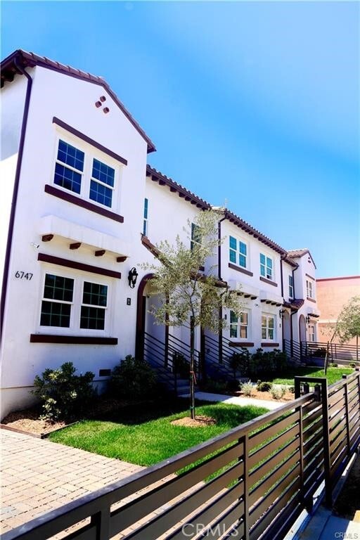 Building Photo - 6747 Pickering Ave Rental