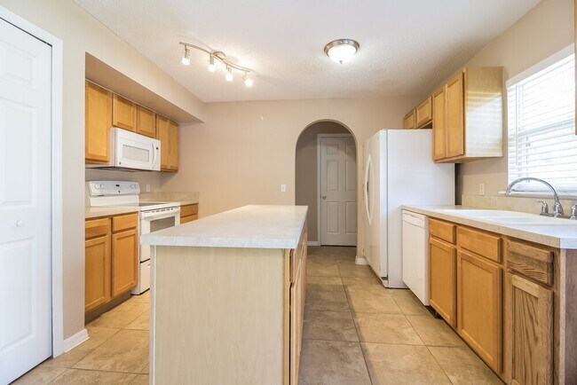 Photo - 1113 Benan Ct