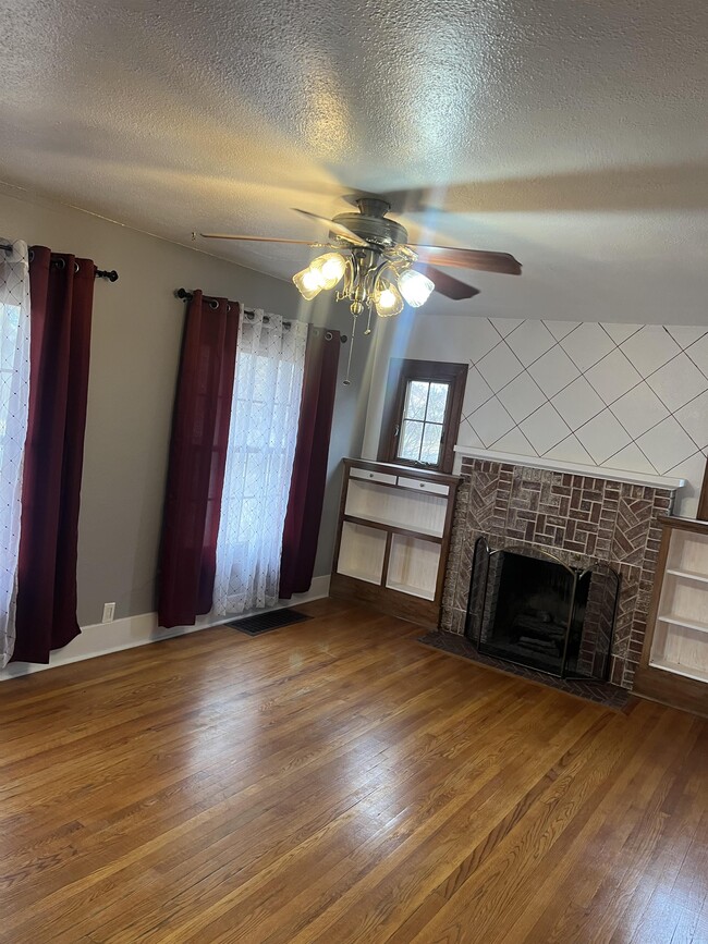 Photo - 3715 Warren Ave