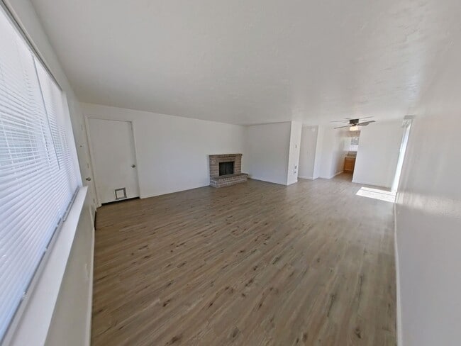 Photo - 4943 Bluebelle Way