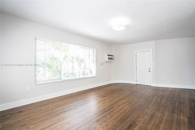 Photo - 2416 Flamingo Dr Unit 1