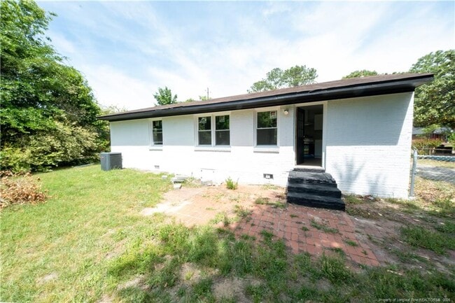 Building Photo - 4825 Cottonwood Dr