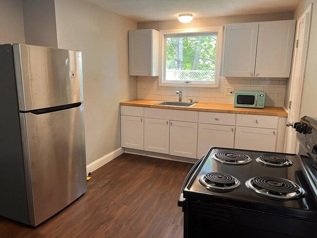 Building Photo - 39-41 Park St Unit 2 Rental