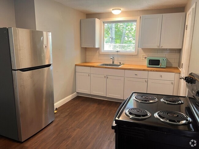 Building Photo - 39-41 Park St Unit 2 Rental