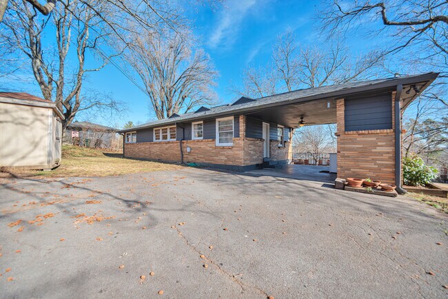 Photo - 801 Potter Ln