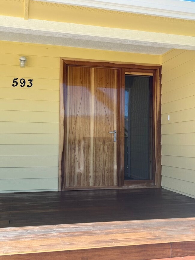 Photo - Newly remodeled three bedroom, two bath home - Available Late May Unidad 593 Oak Knoll Dr