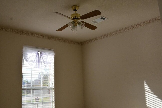 Building Photo - 149 Silverbell Cir Rental