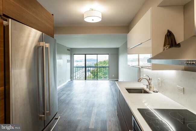 Photo - 1001 26th St NW Unit 807