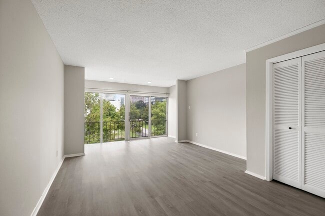 Photo - 5050 Ambassador Way