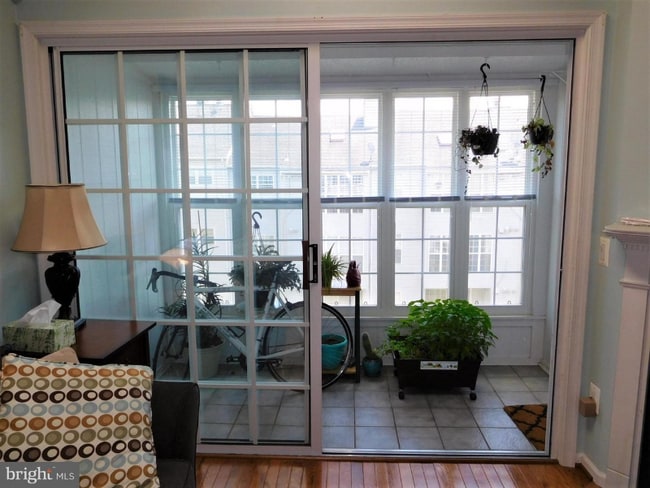 Photo - 9300 Caspian Way