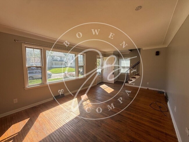 Photo - "Charming 3 bedroom home with hardwood floors close to University of Toledo.
