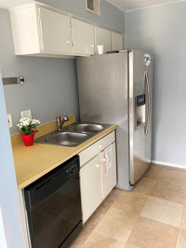 Photo - 12009 Greenwood Forest Dr