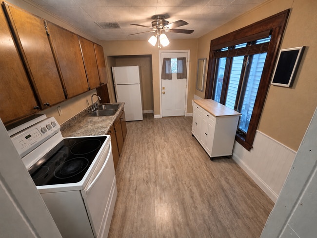 Photo - Available July 1st! Single family home with fenced-in backyard!