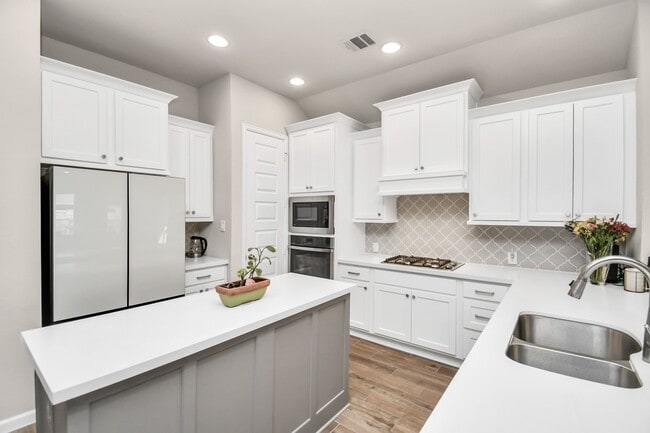 Photo - 5043 Morrison Dr