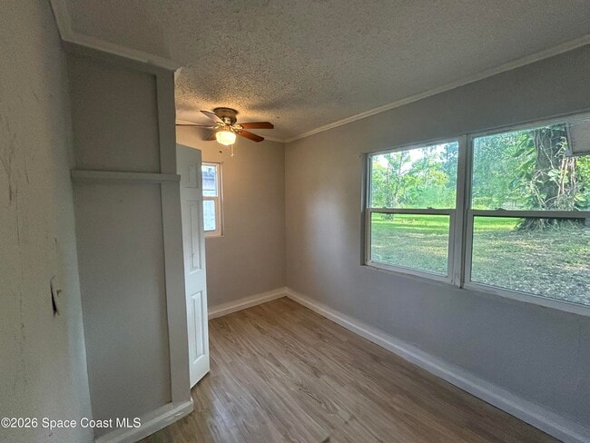 Photo - 1628 Sue Dr