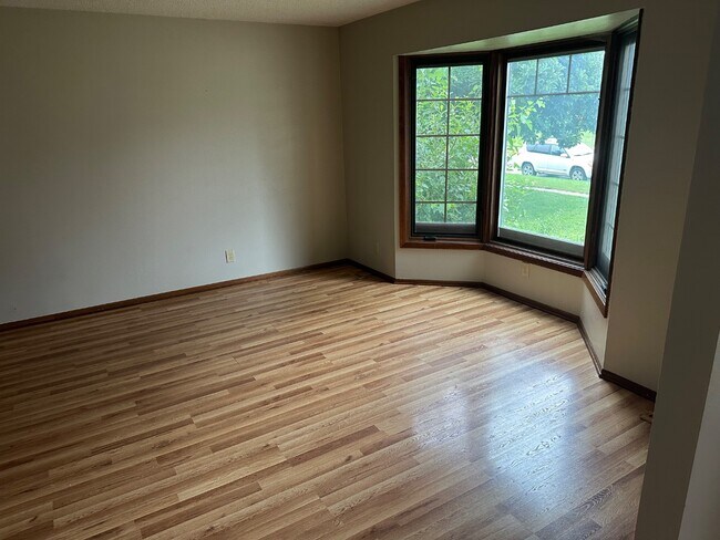 Photo - 3017 Eisenhower Ave