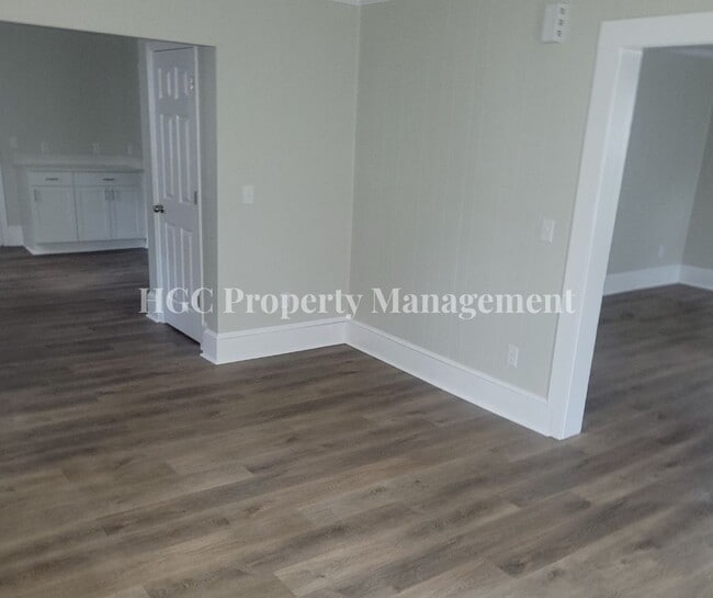 Photo - 502 Wooten St