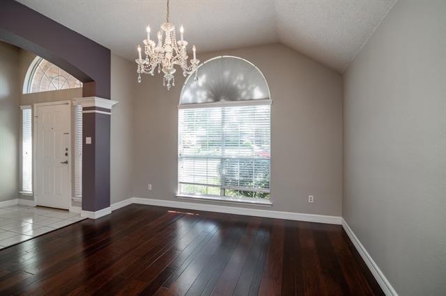 Photo - 806 Amber Ct