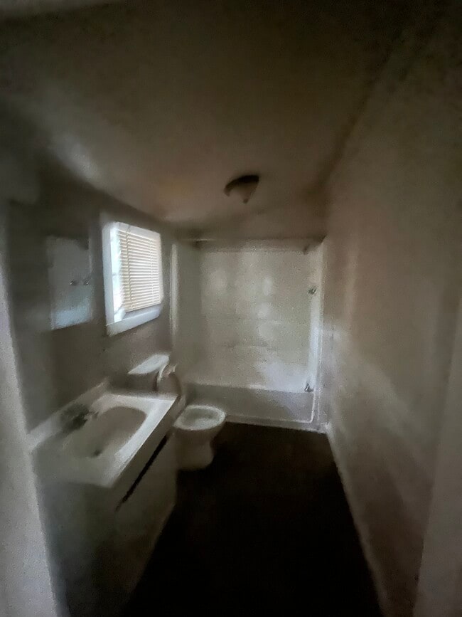 Photo - 307 E Lambert St