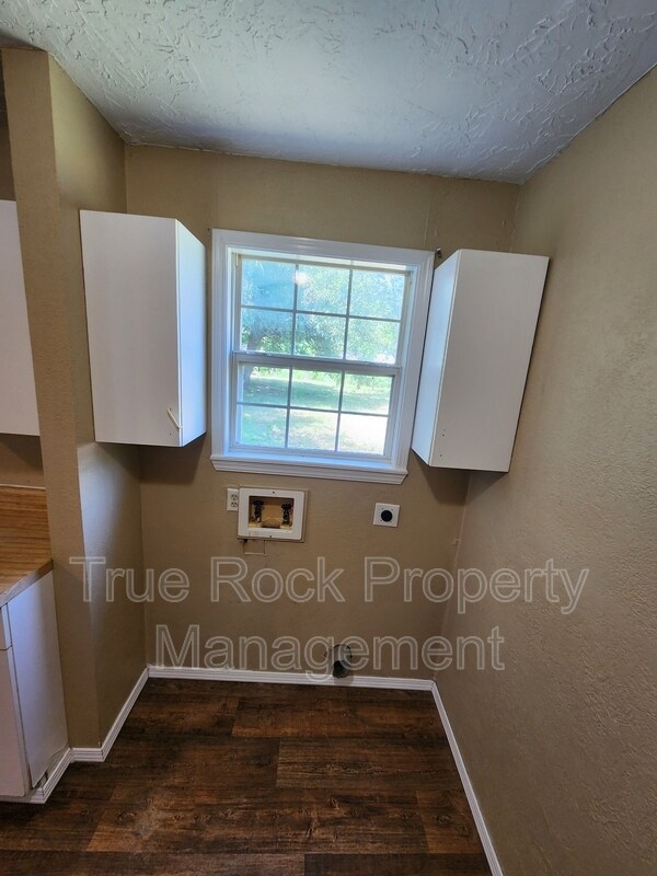 Photo - 522 W 2nd St