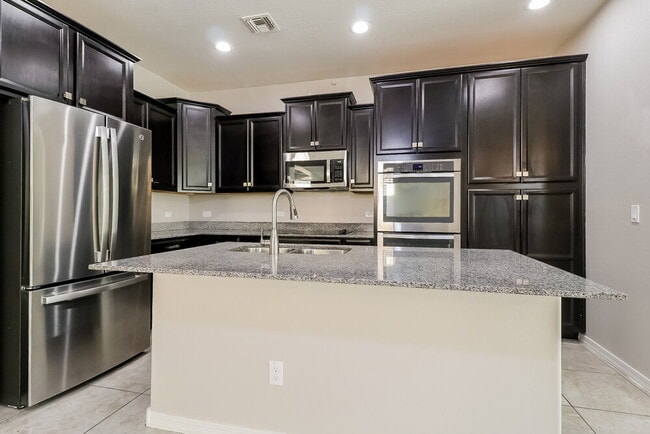 Photo - 16905 W Woodlands Ave