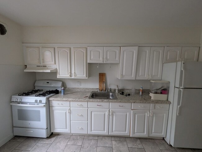 Photo - 125 Hobart Ave Unit 3