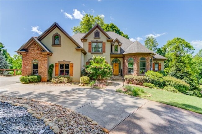 Building Photo - 2870 Roanoke Rd