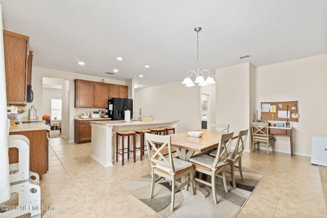 Photo - 300 Auburn Oaks Rd E