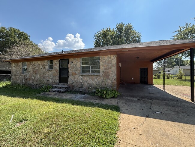 Building Photo - 485 Carlita St Rental