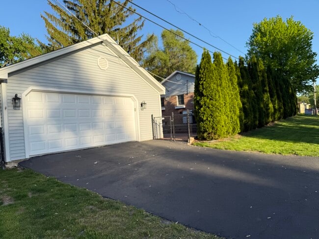Photo - 522 Lilac Ct