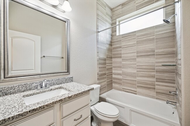 Photo - 1535 Giles Dr