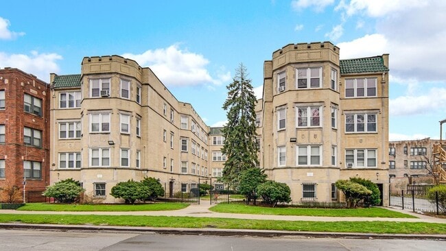 Building Photo - 7019 S Merrill Ave Unit 106