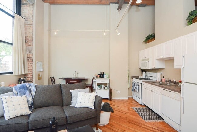 Photo - 226 N Clinton St Unit 201