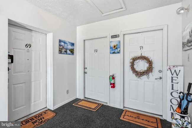 Photo - 72 Eldon Way