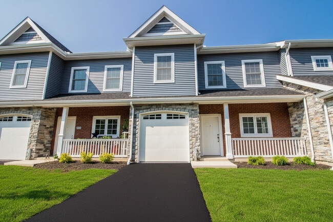 Building Photo - Waterford Townhomes