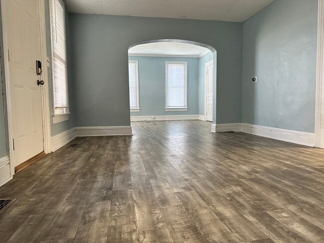 Photo - 220 W Park St Townhome
