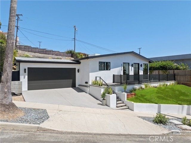 Photo - 2200 Mantis Ave