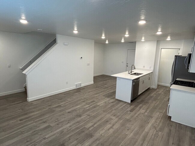 Photo - Great Townhome in Cold Spring Ranch - Lehi