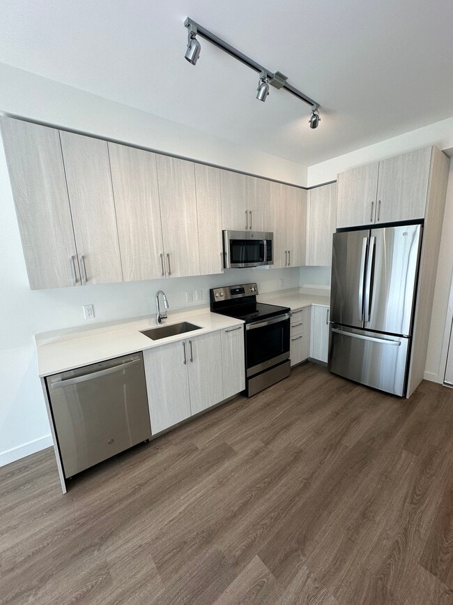 Building Photo - 1610 NW 18th St Unit A60 Rental