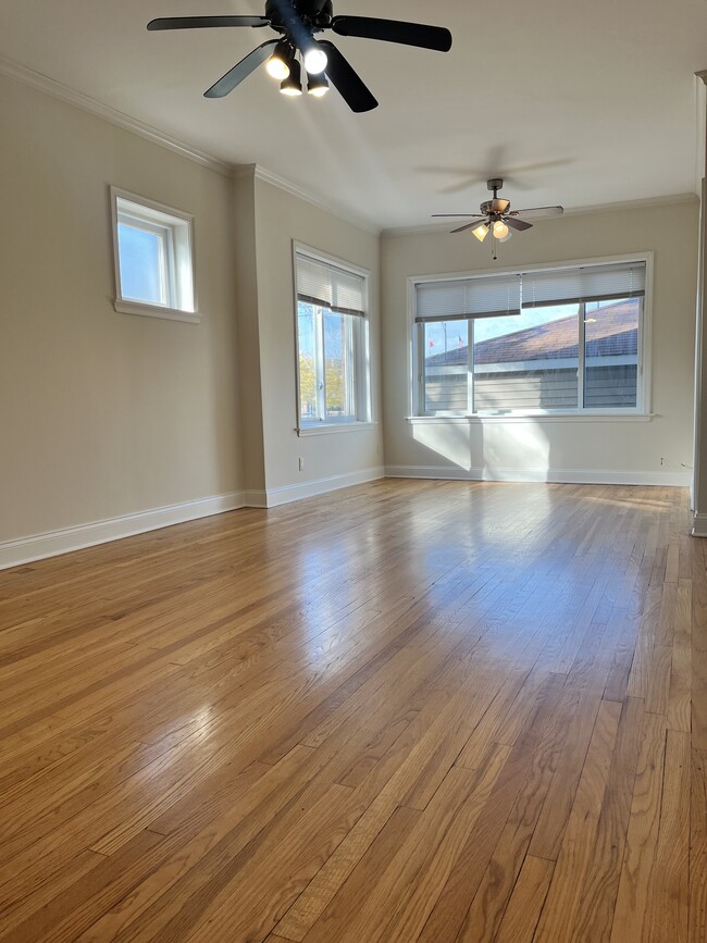 Photo - 3145 N Lamon Ave Unit 1