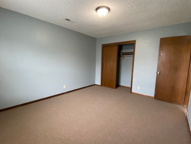 Photo - 3215 S Illinois St Unit 4